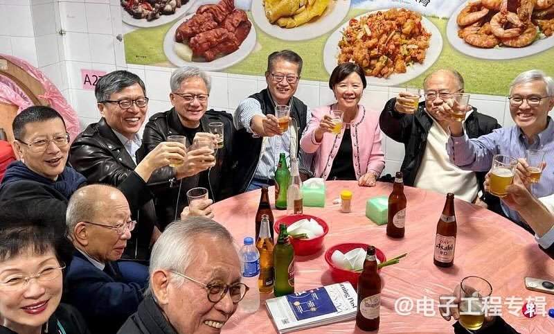 黄仁勋谈三种机器人将实现大规模量产，并加速认证三星HBM(图1)